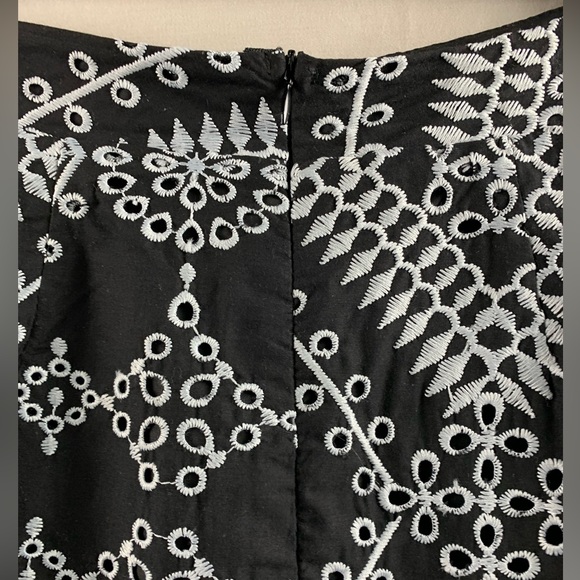 Eyelet Embroidery Detail Asymmetrical Hem Skirt - Picture 10 of 10